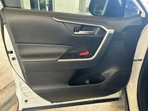 Used 2025 Toyota RAV4 XLE FWD image 35