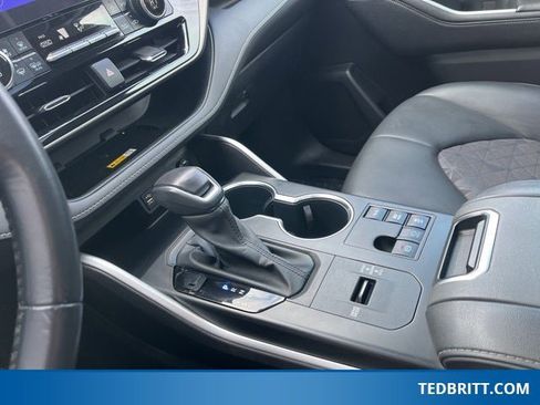 Used 2024 Toyota Highlander XLE image 34