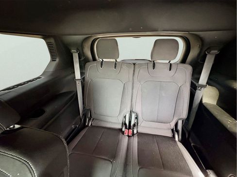 Used 2024 Jeep Grand Cherokee L Laredo RWD image 12