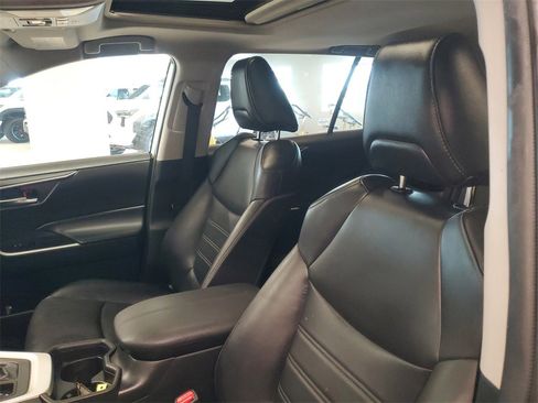 Used 2021 Toyota RAV4 XLE Premium w/ Carpet Mat Package (TMS) image 18