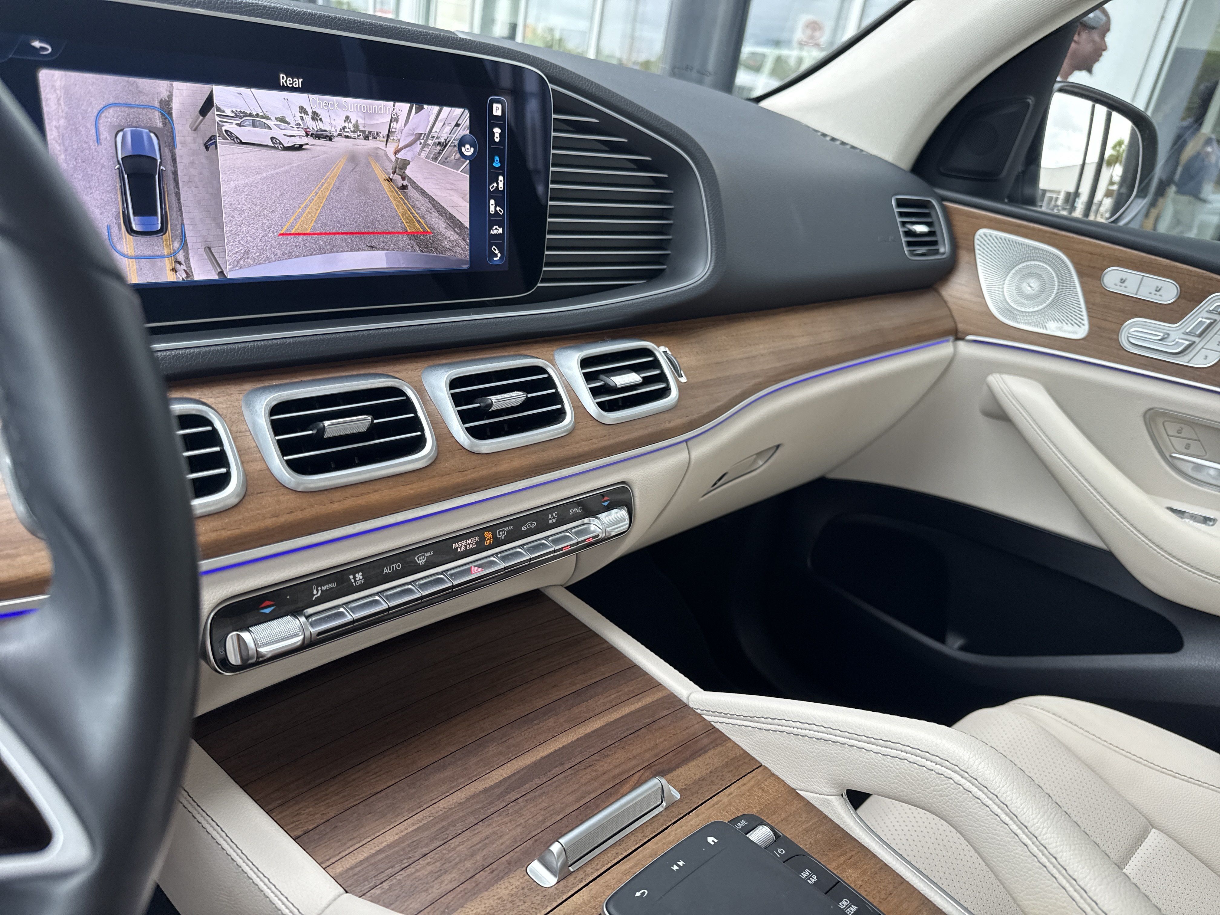 Used 2024 Mercedes-Benz GLE 350 4MATIC image 8