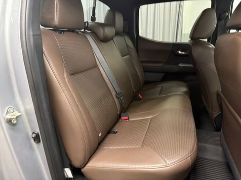 Used 2016 Toyota Tacoma Limited w/ Towing Package AWD/4WD image 13