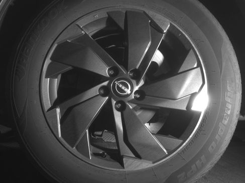 Used 2025 Nissan Rogue SV AWD/4WD image 14