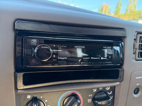 Used 2003 Ford F350 Lariat RWD image 33