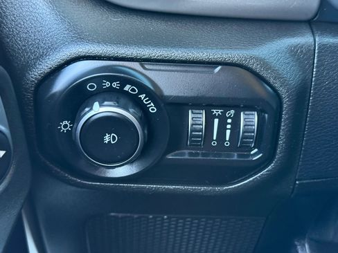 Used 2019 Jeep Wrangler Unlimited Sport S image 38