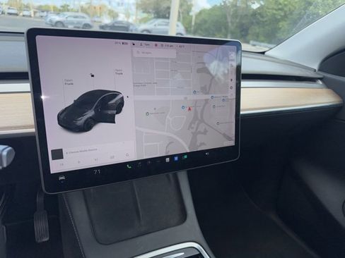 Used 2021 Tesla Model Y Long Range image 10