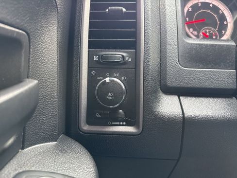 Used 2017 RAM 1500 Express image 13