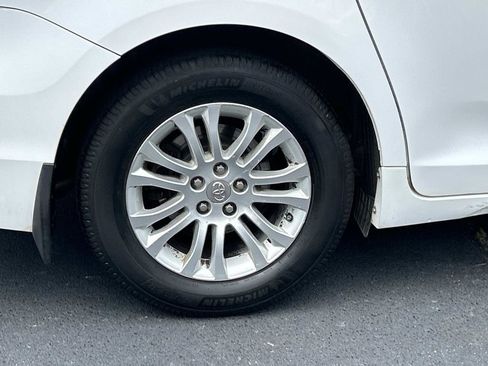 Used 2012 Toyota Sienna XLE FWD image 9