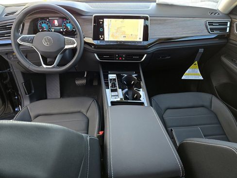 Used 2025 Volkswagen Atlas SEL image 9