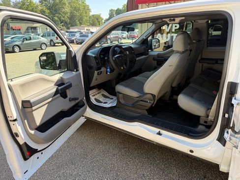 Used 2018 Ford F150 XL RWD image 9