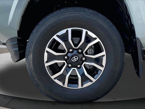 Used 2023 Toyota Tacoma TRD Sport AWD/4WD image 32