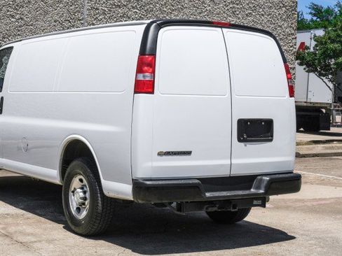 Used 2023 Chevrolet Express 3500 w/ Driver Convenience Package RWD image 14
