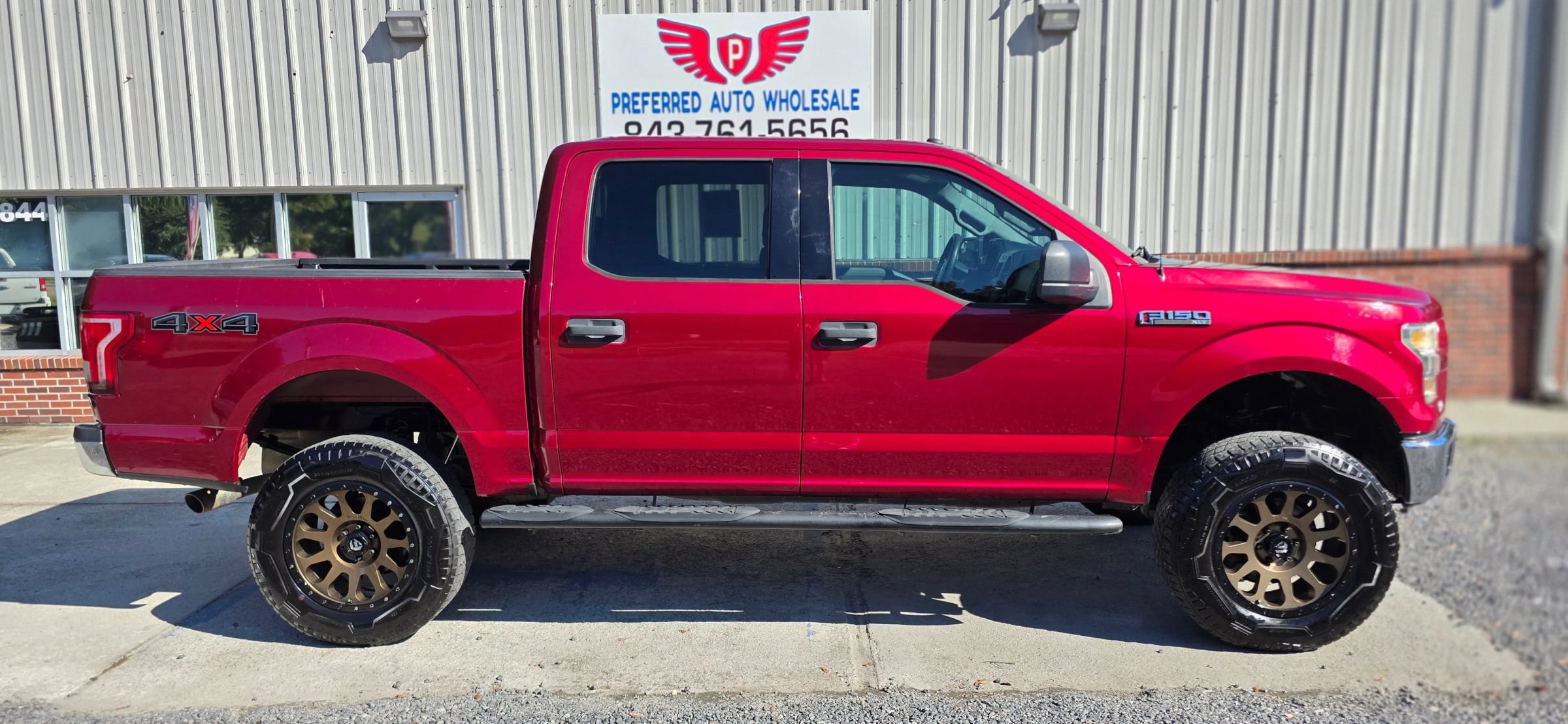 Used 2017 Ford F150 XLT AWD/4WD image 4