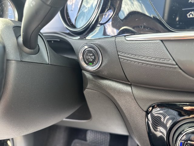 Used 2023 Buick Encore GX Essence w/ Experience Buick Package FWD image 16