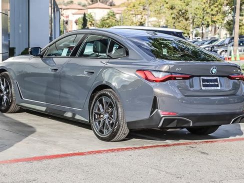 Used 2022 BMW i4 eDrive40 image 8