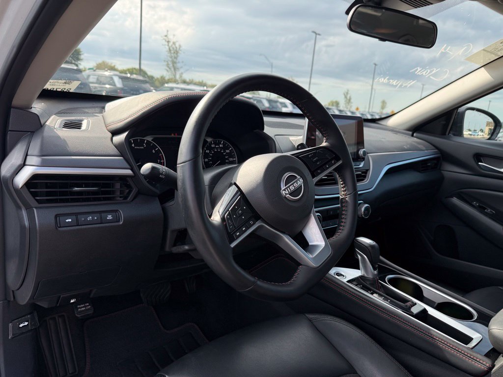 Used 2025 Nissan Altima 2.5 SR FWD image 10