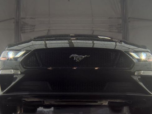 Used 2019 Ford Mustang GT RWD image 3