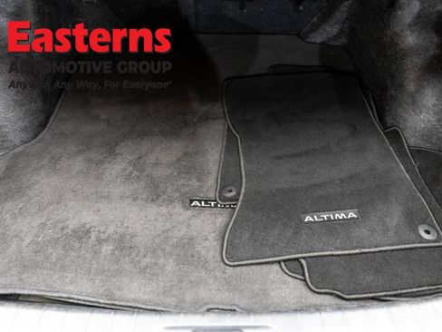 Used 2025 Nissan Altima 2.5 SV FWD image 9