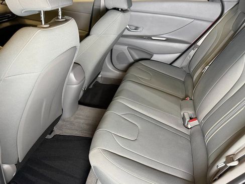 Used 2023 Hyundai Elantra SEL image 20