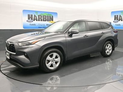 Used 2024 Toyota Highlander LE