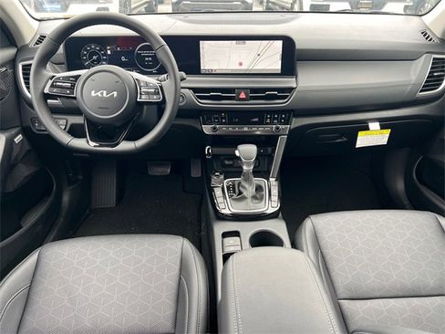 Used 2025 Kia Seltos SX image 56