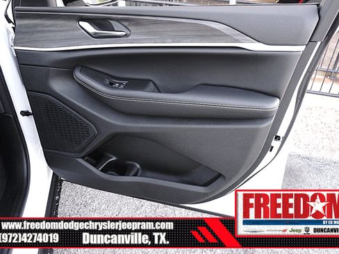 New 2026 Jeep Grand Cherokee Altitude RWD image 39