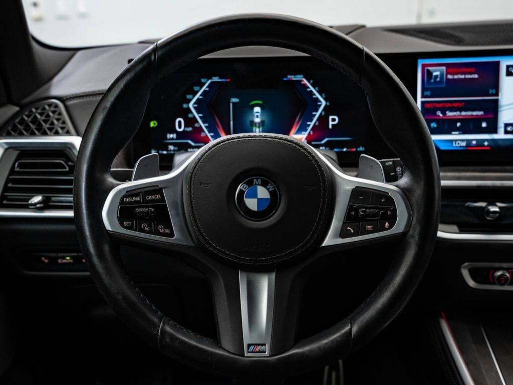 Used 2025 BMW X5 xDrive40i w/ M Sport Package AWD/4WD image 43