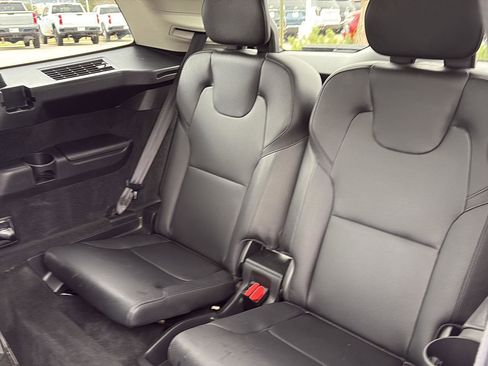 Used 2021 Volvo XC90 T6 Momentum w/ Climate Package image 14