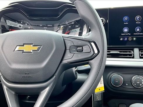 New 2026 Chevrolet Trax LS w/ LS Convenience Package FWD image 20