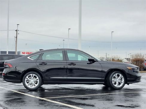 Used 2024 Honda Accord LX image 9