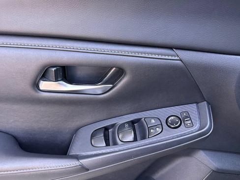 Used 2024 Nissan Sentra SV FWD image 10