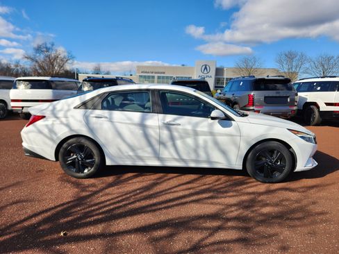 Certified 2023 Hyundai Elantra Blue image 7