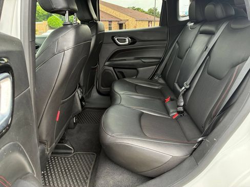 Used 2025 Jeep Compass Trailhawk AWD/4WD image 20