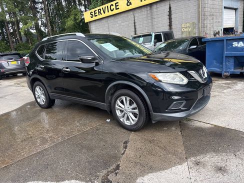 Used 2015 Nissan Rogue SV FWD image 4