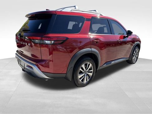 Used 2022 Nissan Pathfinder SL image 8