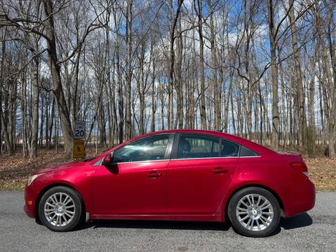 Used 2011 Chevrolet Cruze Eco image 2