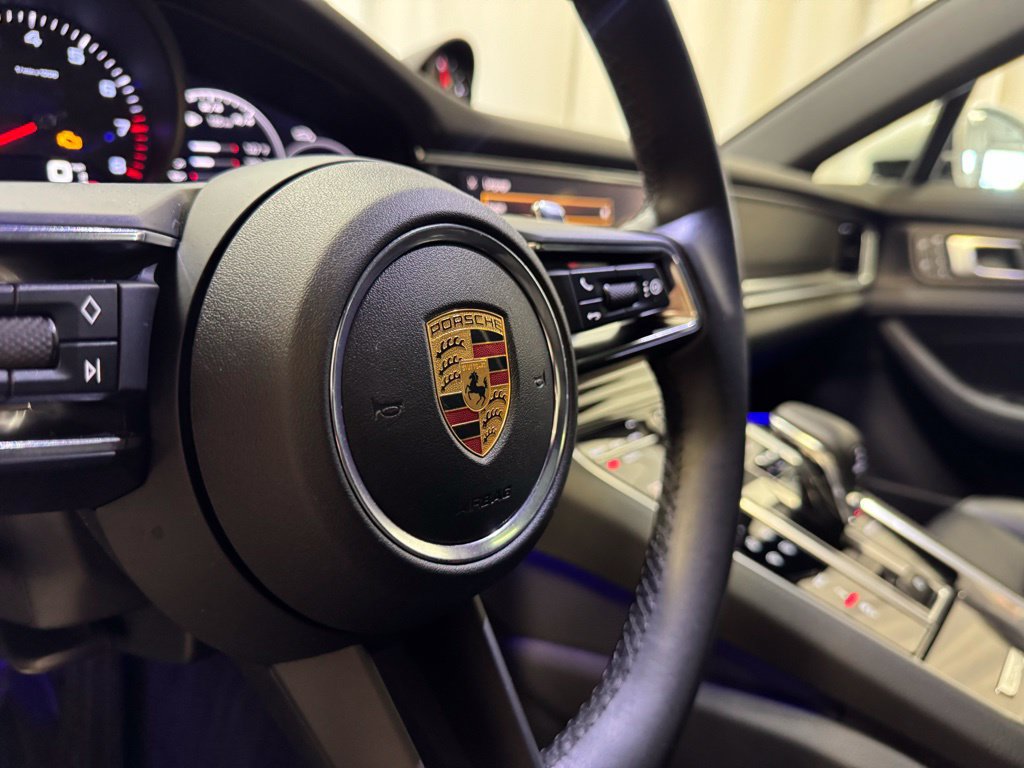 Used 2023 Porsche Panamera 4 Platinum Edition AWD/4WD image 13