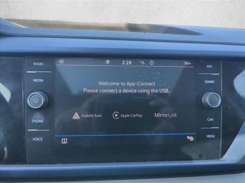 Used 2022 Volkswagen Taos SE w/ Panoramic Sunroof Package FWD image 26