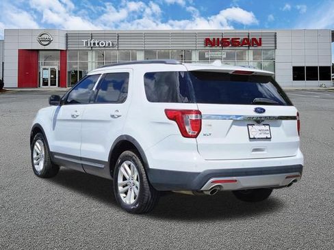 Used 2017 Ford Explorer XLT FWD image 6