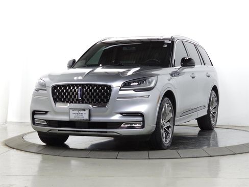 Used 2021 Lincoln Aviator Grand Touring w/ Elements Package Plus image 3