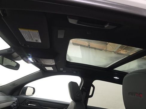 Used 2025 GMC Acadia AT4 image 7