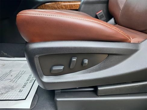 Used 2019 Chevrolet Tahoe Premier w/ Premier Plus Edition image 23