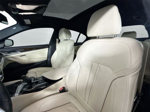 Used 2017 BMW 530i image 3