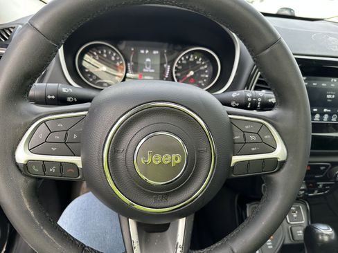 Used 2021 Jeep Compass Latitude w/ Sun and Sound Group image 12