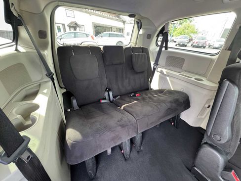 Used 2012 Dodge Grand Caravan SXT w/ Security Group FWD image 32