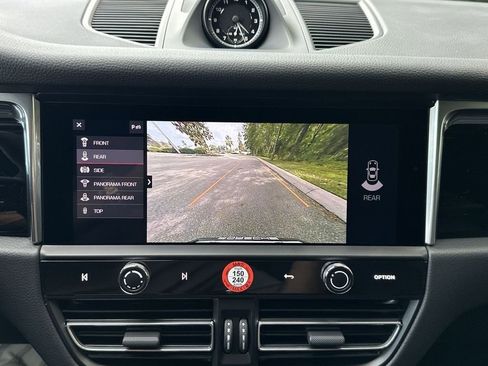 Certified 2025 Porsche Macan AWD/4WD image 12