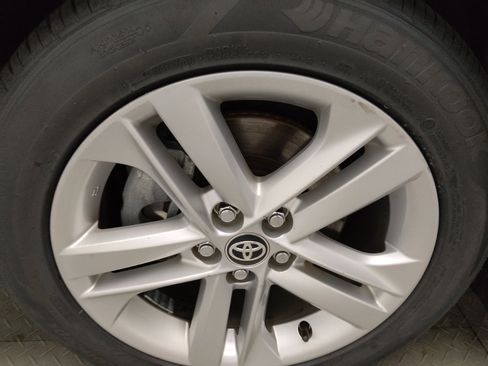 Used 2020 Toyota Corolla SE FWD image 31