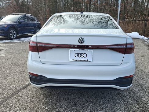 Used 2025 Volkswagen Jetta S image 5