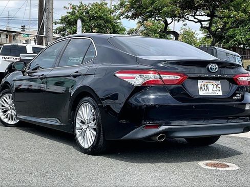 Used 2018 Toyota Camry Hybrid FWD image 4