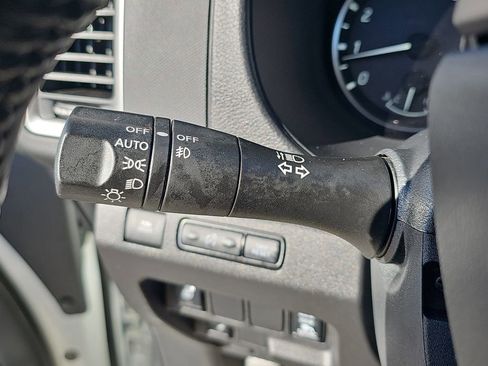 Used 2024 Nissan Frontier SV w/ SV Convenience Package image 26